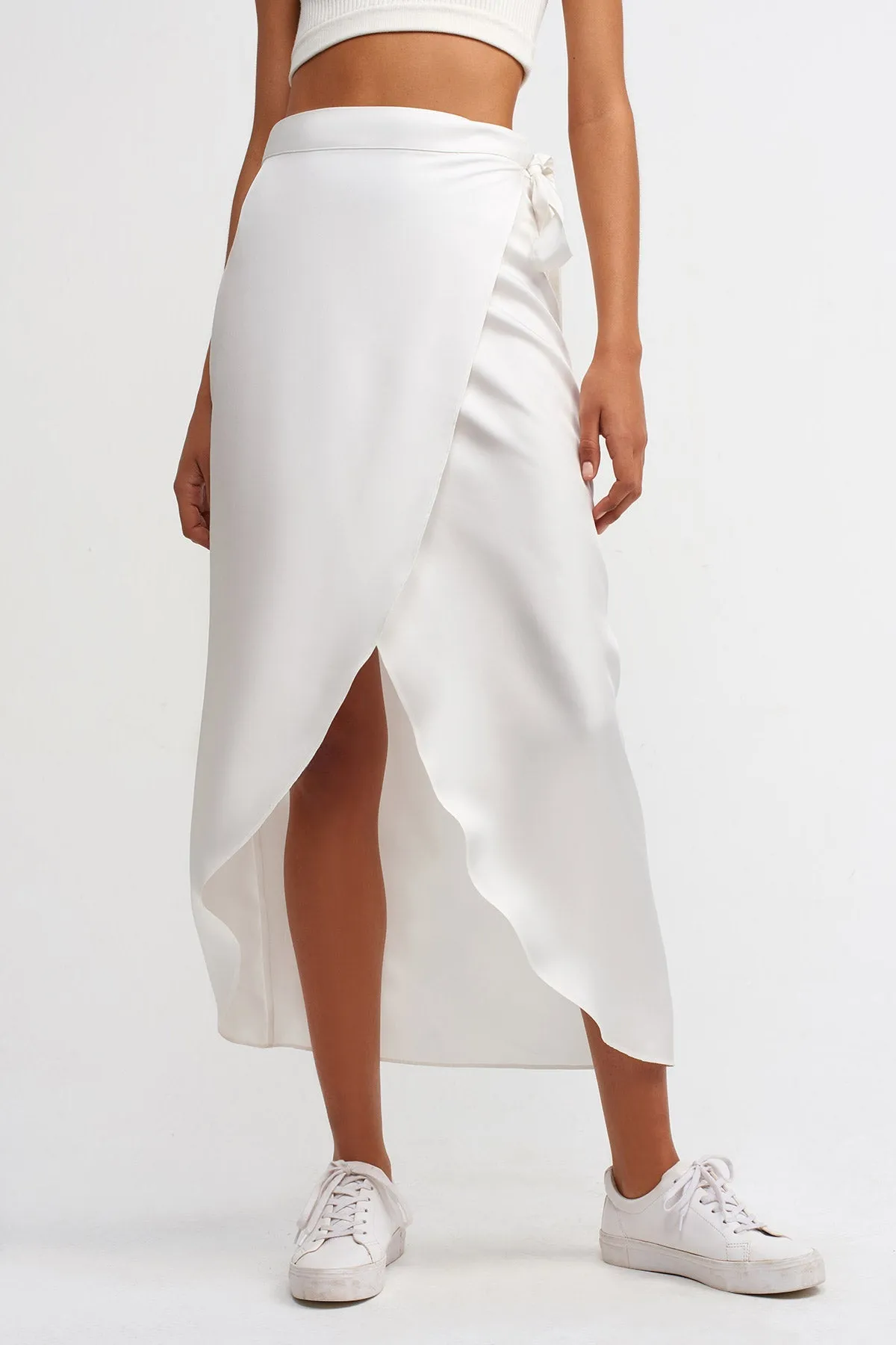 Nu Front-Overlap Skirt Off White