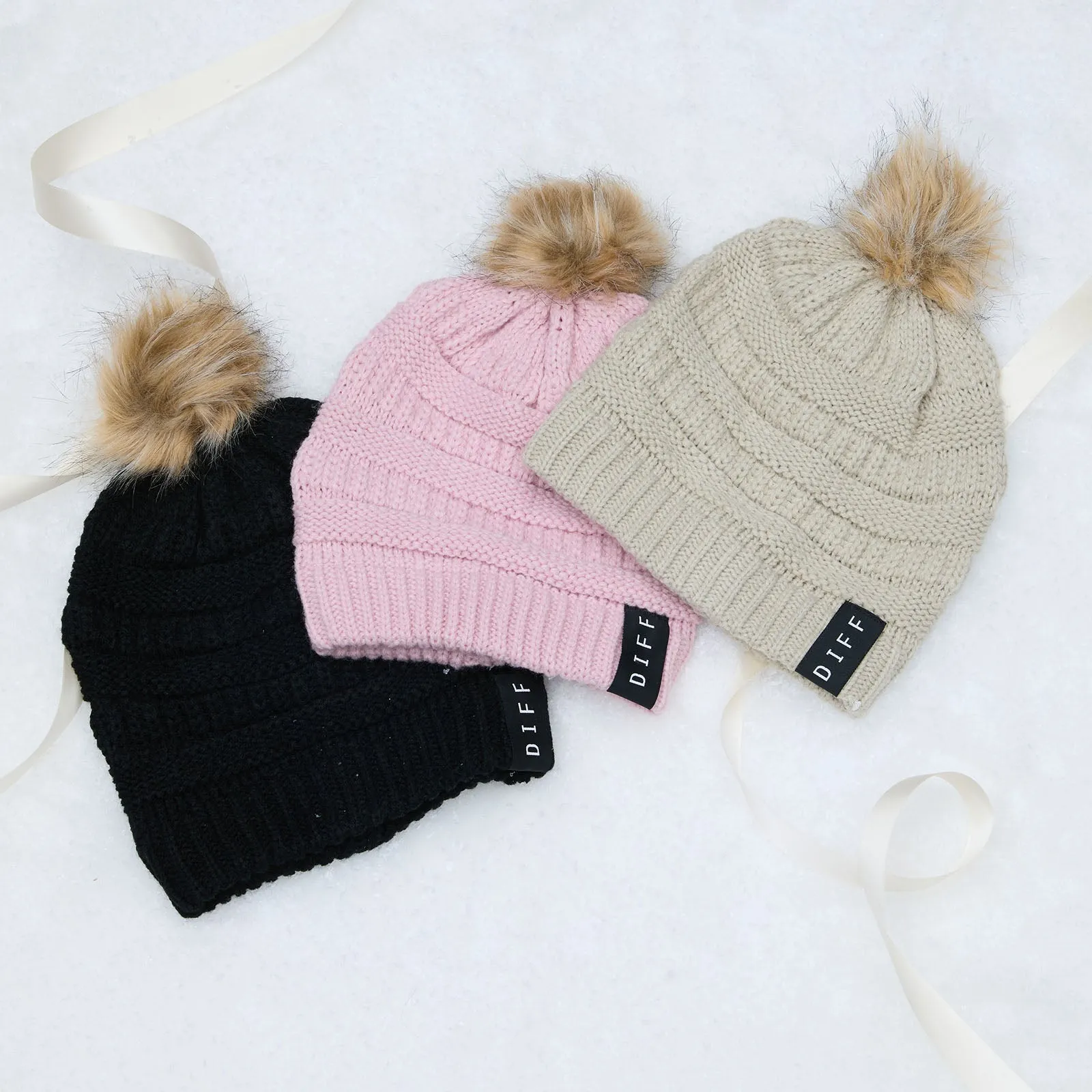 POM POM KNIT BEANIE - PINK